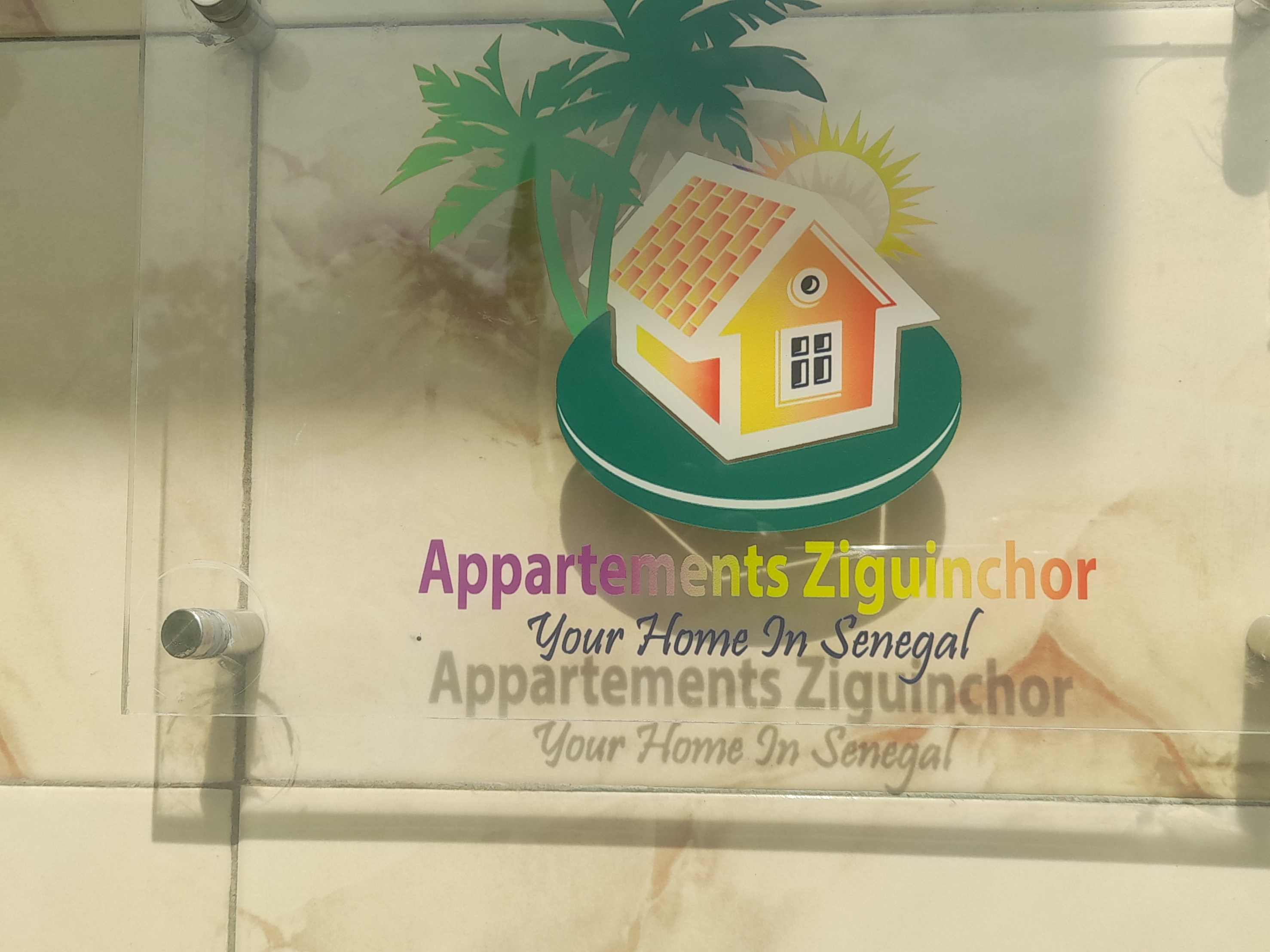 Cour intérieure et parking